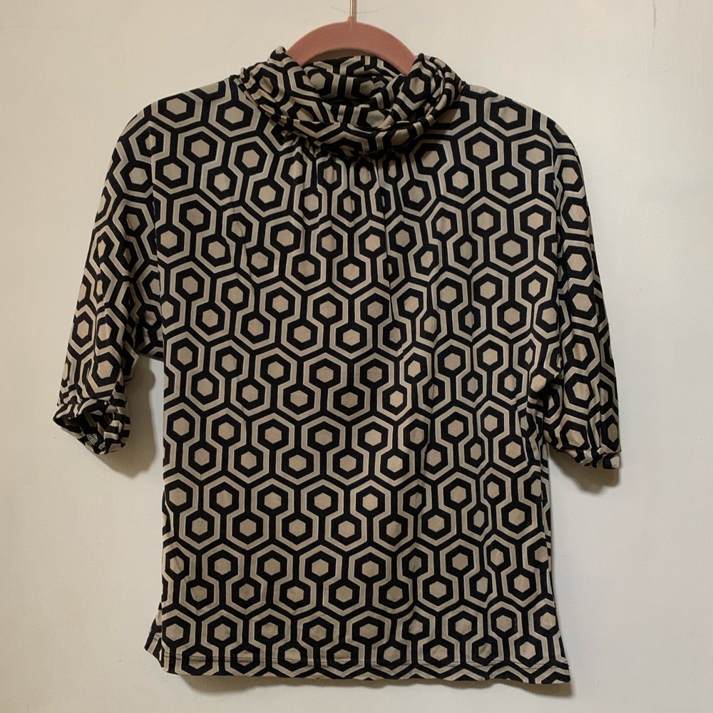Groovy art deco silk turtleneck